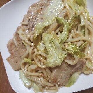 豚バラとキャベツの焼きうどん